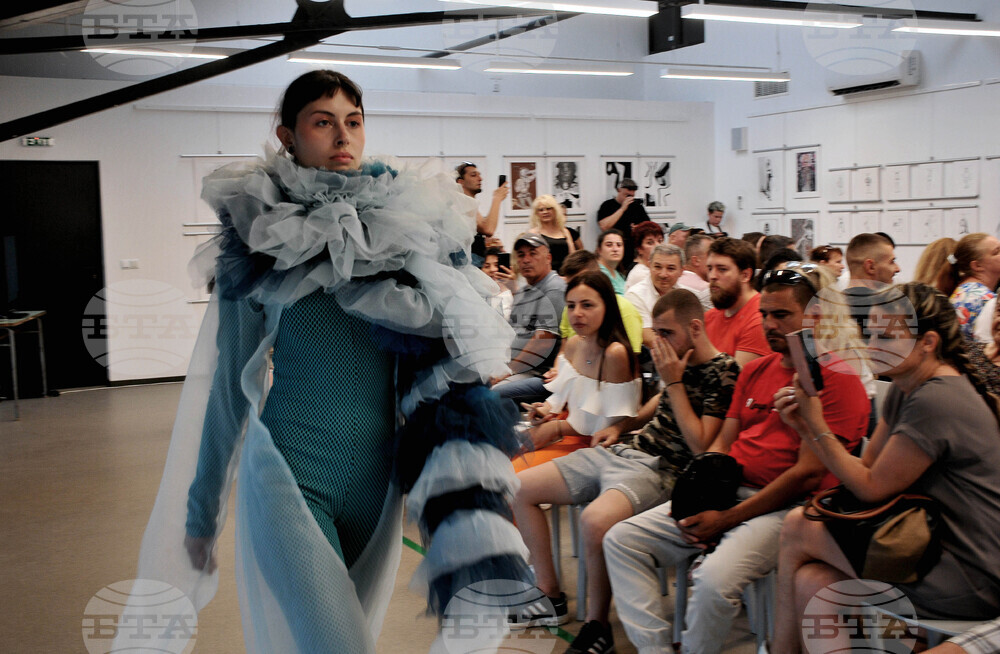 Бургас - НХА - ревю спектакъл