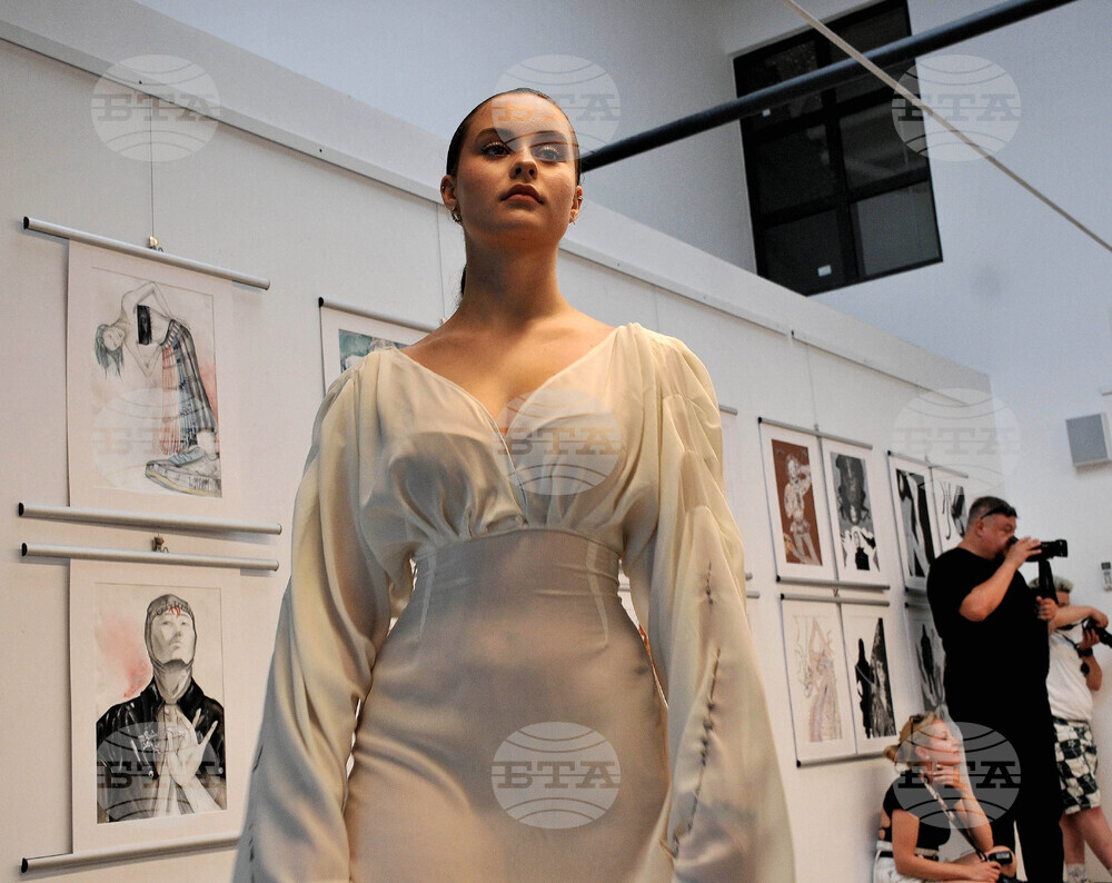 Бургас - НХА - ревю спектакъл