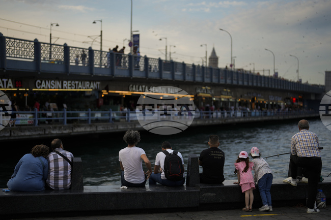 Над една четвърт от младите хора в Турция нито работят, нито учат, сочи проучване на ТЮРКСТАТ