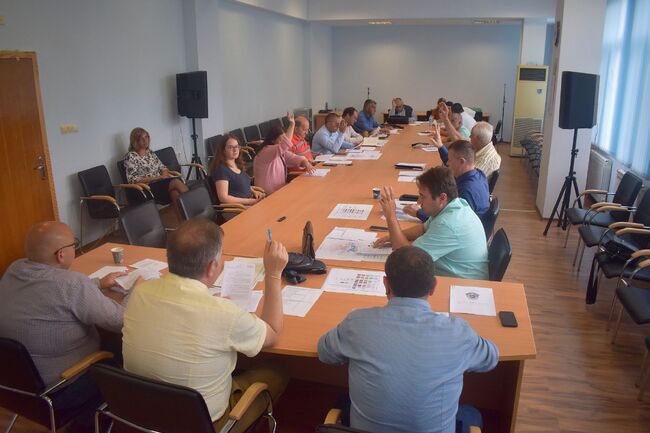 Община Разград: На комисии съветниците отложиха част от докладна записка за следваща сесия, искат да изслушат концесионер и граждани с жалби срещу него 