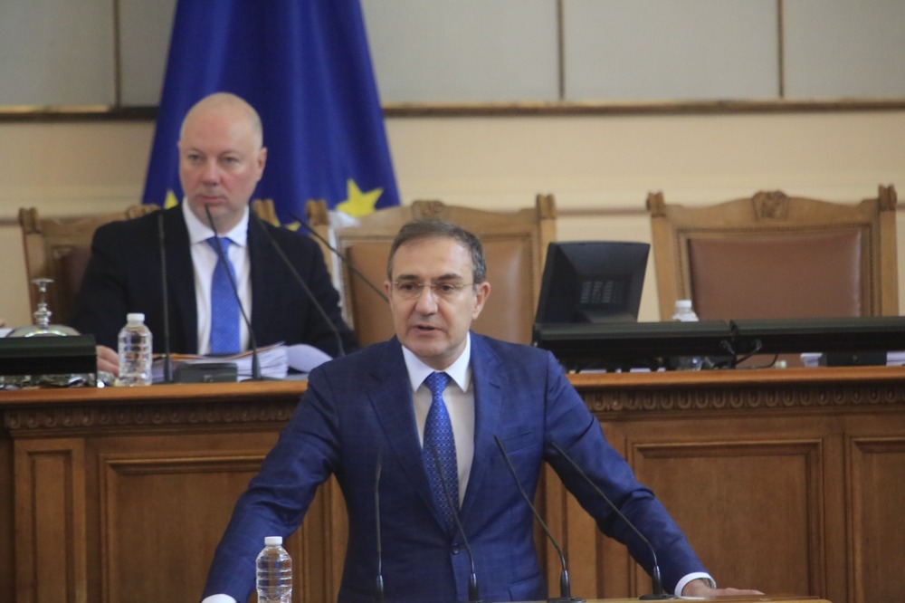 Борислав Гуцанов, БСП: Коалицията на омертата и имунитетите стана и коалиция на войната