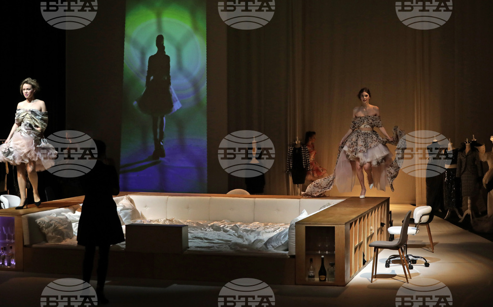 Театър - Горчивите сълзи на Петра фон Кант