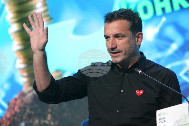 Съд в Албания реши съдебният процес срещу кмета на Тирана, арестуван за корупция преди година, да започне по същество