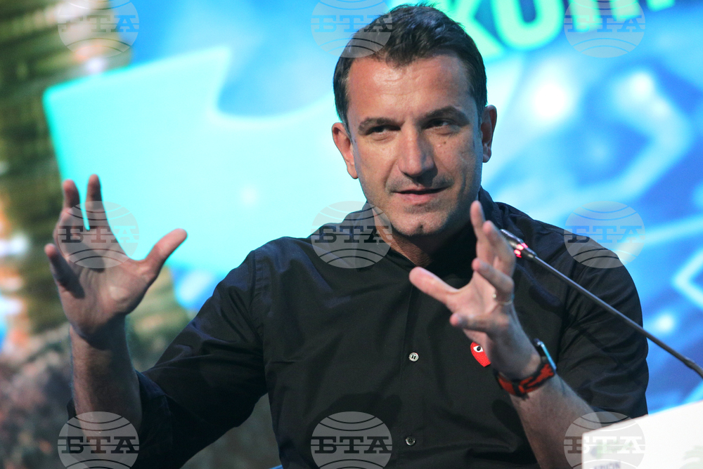 Избраният кмет на Тирана Ерион Велиай обжалва решението за отстраняването си от длъжност