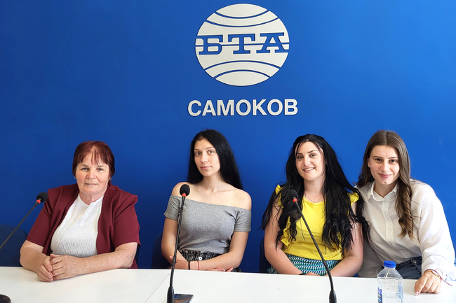 Около 30 състава са подали заявка за участие във фолклорния фестивал „Доспей пее и танцува, и на билки се любува“