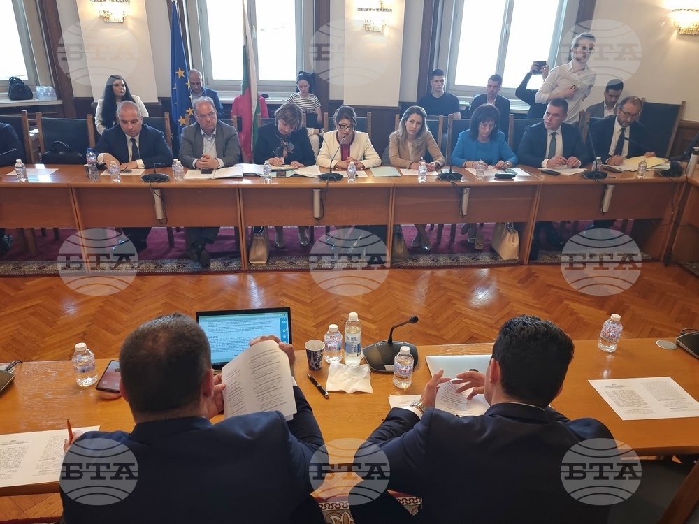 Парламент - Комисия по правни въпроси