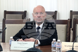 Парламент - Комисия по отбрана - Тодор Тагарев