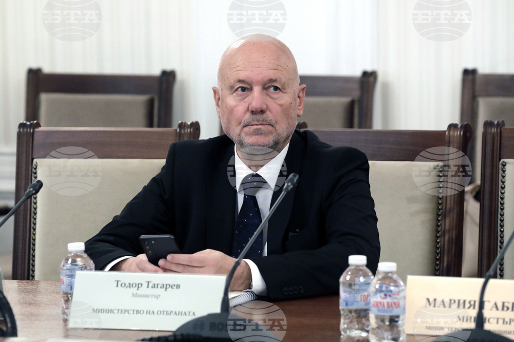 Парламент - Комисия по отбрана - Тодор Тагарев