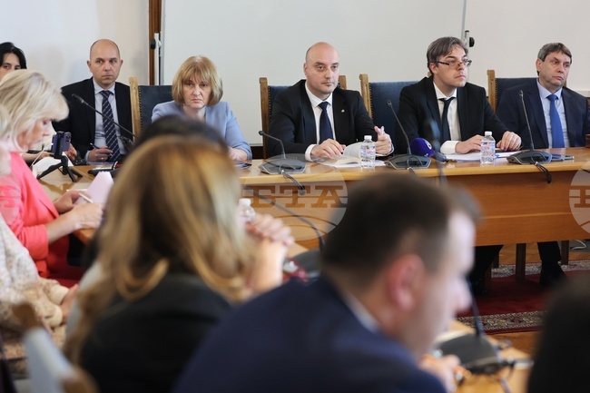 Парламент - Комисия по правни въпроси