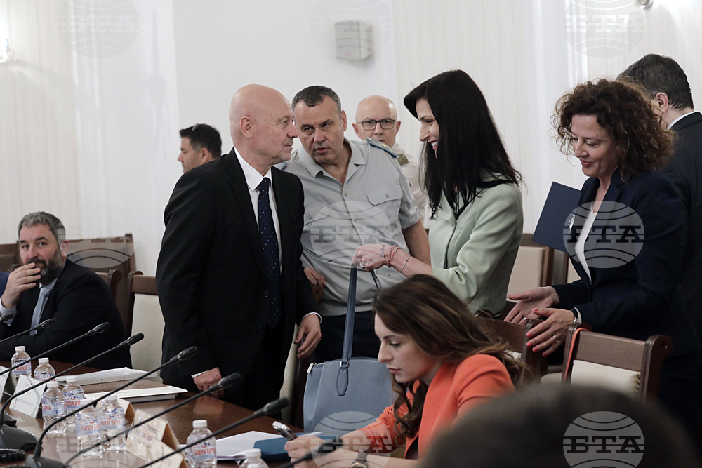 Парламент - Комисия по отбрана - Тодор Тагарев