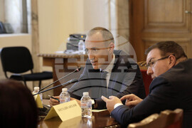 Парламент - Комисия по образованието и науката