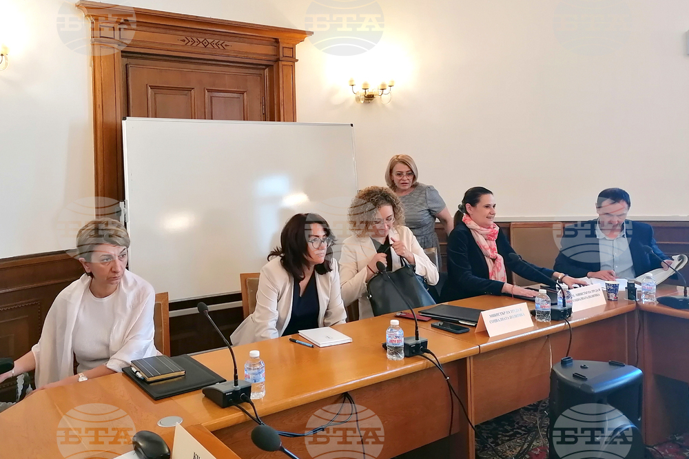 Парламент - Комисия по труда, социалната и демографската политика