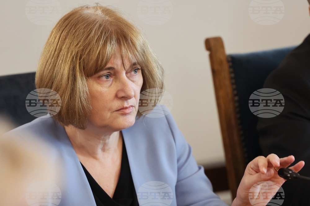 Парламент - Комисия по правни въпроси - Юлия Ковачева
