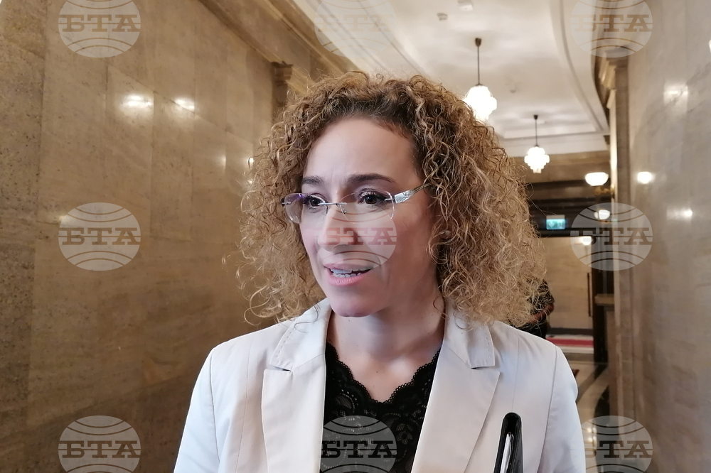 Парламент - Комисия по труда, социалната и демографската политика - Иванка Шалапатова