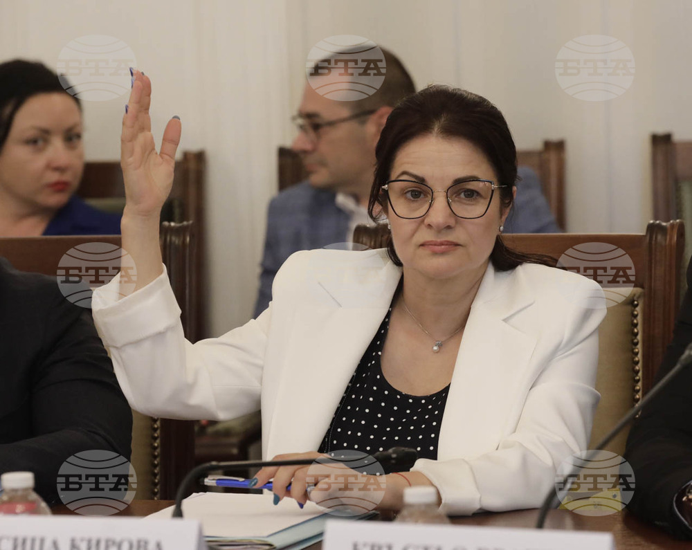 Парламент - Комисия по регионална политика, благоустройство и местно самоуправление - Росица Кирова