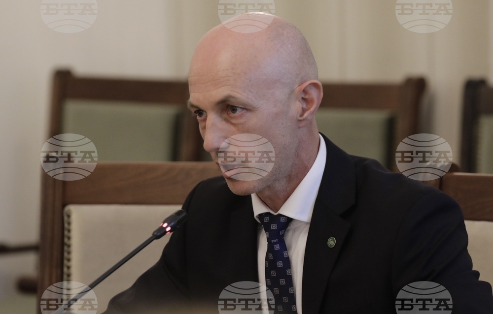 Парламент - Комисия по регионална политика, благоустройство и местно самоуправление - Коста Стоянов