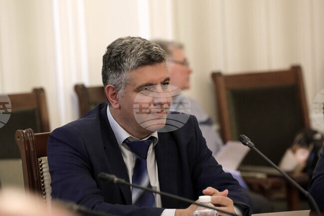 Парламент - Комисия по регионална политика, благоустройство и местно самоуправление