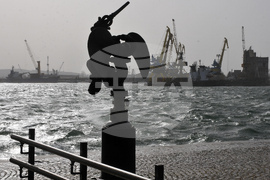 Бургас - пристанище - силен вятър