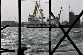 Бургас - пристанище - силен вятър