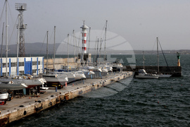 Бургас - пристанище - силен вятър