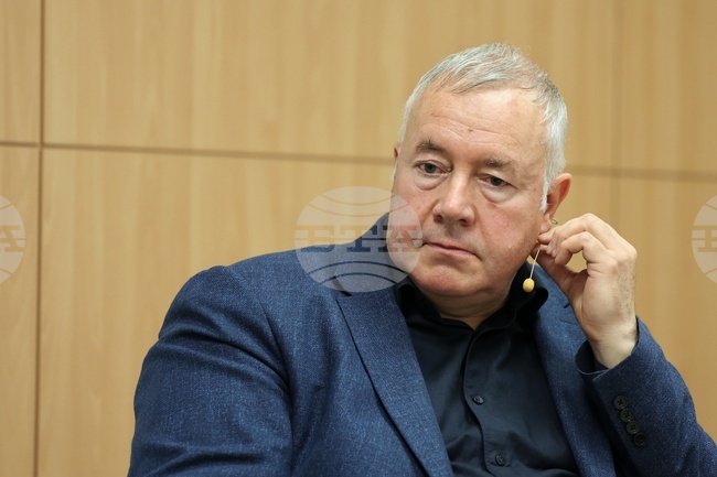 Туристът живее, за да се наслаждава, да се забавлява и да се образова, казва пред списание ЛИК социалният антрополог доц. Харалан Александров