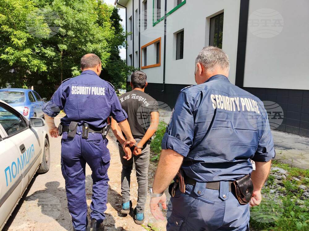 Задържан е 19-годишен криминално проявен младеж от Каспичан, ограбил възрастна жена в Шумен