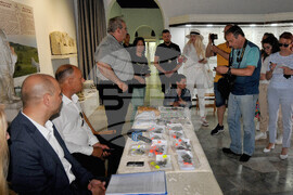 Бургас - Археологически музей - предаване на старинни монети