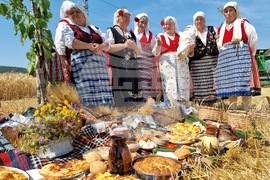 Село Търнава - откриване на жътвата