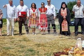 Село Търнава - откриване на жътвата