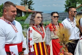 Село Търнава - откриване на жътвата