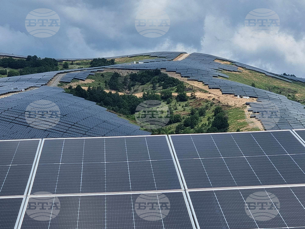 BTA :: Bulgaria Opens Its Largest Solar Park near Dupnitsa
