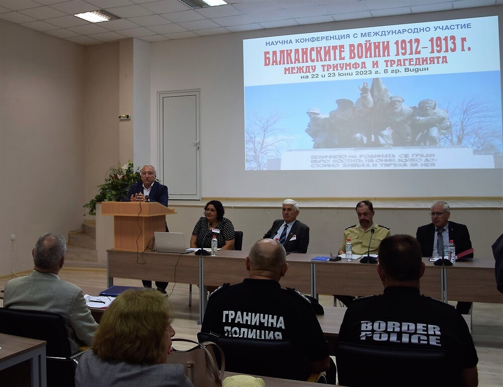 Областният управител Огнян Асенов приветства участниците в Международната научна конференция "Балканските войни 1912-1913 – между триумфа и трагедията"