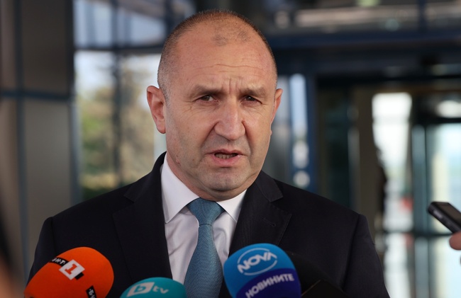 Курсът на новото правителство тласка България все по-близо до войната, каза Румен Радев