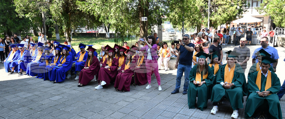 Исперих - профилирана гимназия - дипломиране