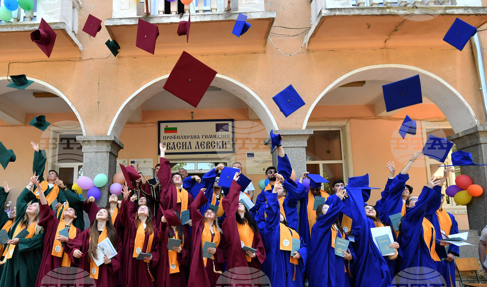 Исперих - профилирана гимназия - дипломиране