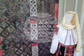 Румъния - 24 юни - Световен ден на румънската ия – традиционната румънска блуза с шевици