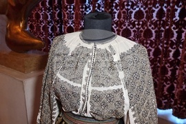 Румъния - 24 юни - Световен ден на румънската ия – традиционната румънска блуза с шевици