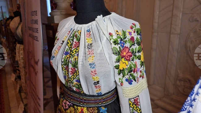 Румъния - 24 юни - Световен ден на румънската ия – традиционната румънска блуза с шевици