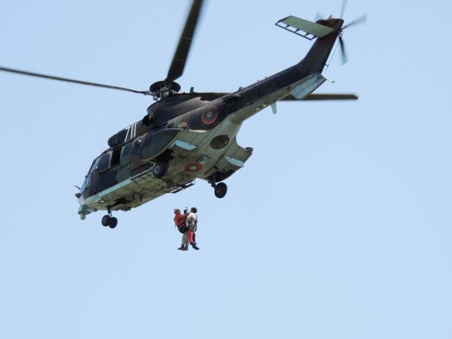 Общо 15 планински спасители и военнослужещи участваха в съвместно учение за търсене, спасяване и медицинска евакуация на пострадали