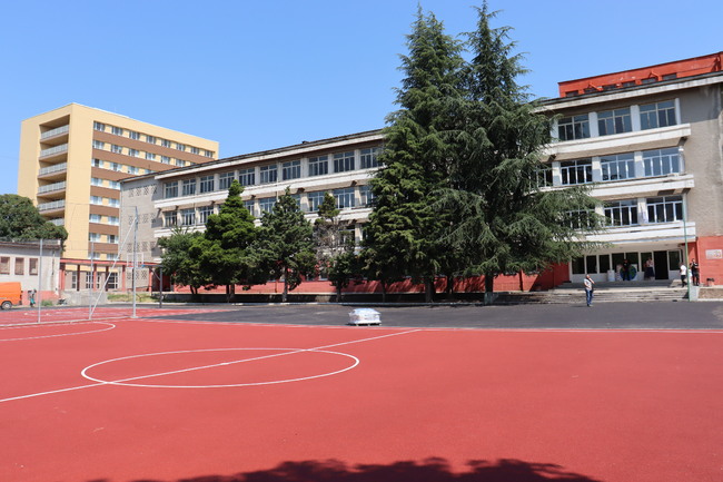 Община Хасково преобрази още един училищен двор – този на ОУ „Любен Каравелов“ 