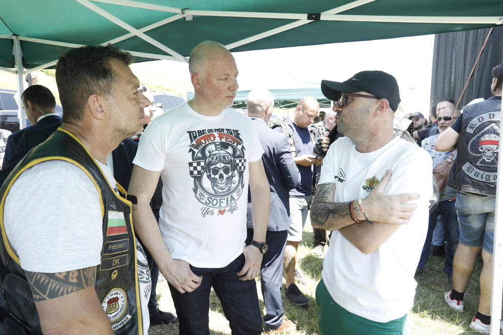 Народно събрание: Съпричастността и готовността за донорство са каузи, които ни обединяват с човечността си, заяви председателят на Народното събрание Росен Желязков на откриването на авто-мото фест в подкрепа на донорството и трансплантациите