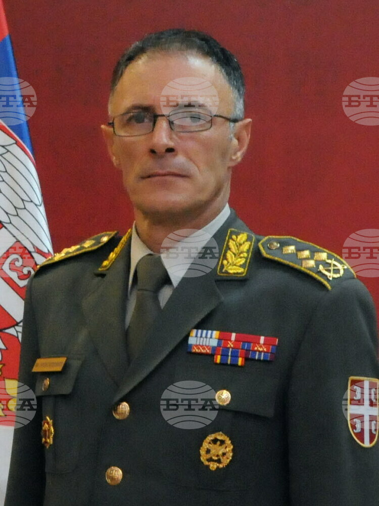 Сърбия изтегли част от войските си по границата с Косово, каза началникът на Генералния щаб на армията