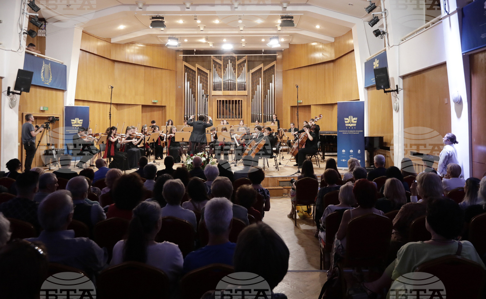 НМА „Проф. Панчо Владигеров“ - награди