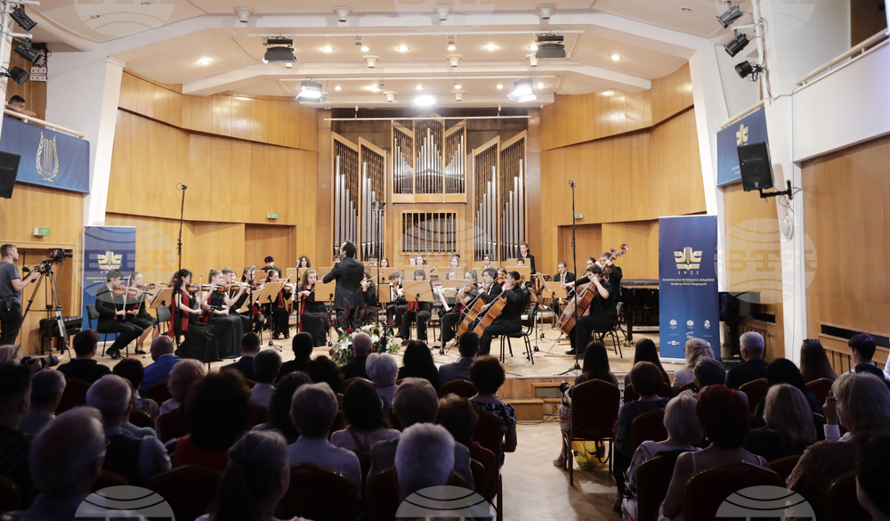 НМА „Проф. Панчо Владигеров“ - награди