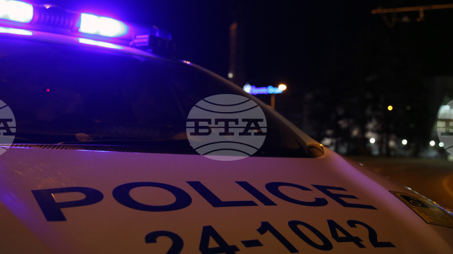 Въоръжен мъж е ограбил търговски обект в София