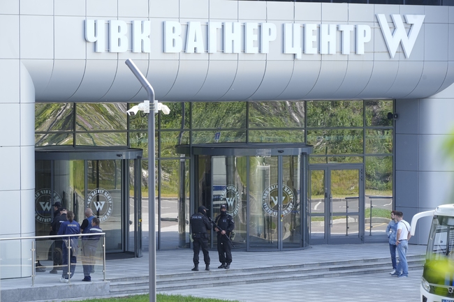 Какво е известно досега относно противопоставянето на групата "Вагнер" на руските власти, определено от руския президент Путин като въоръжен метеж и предателство