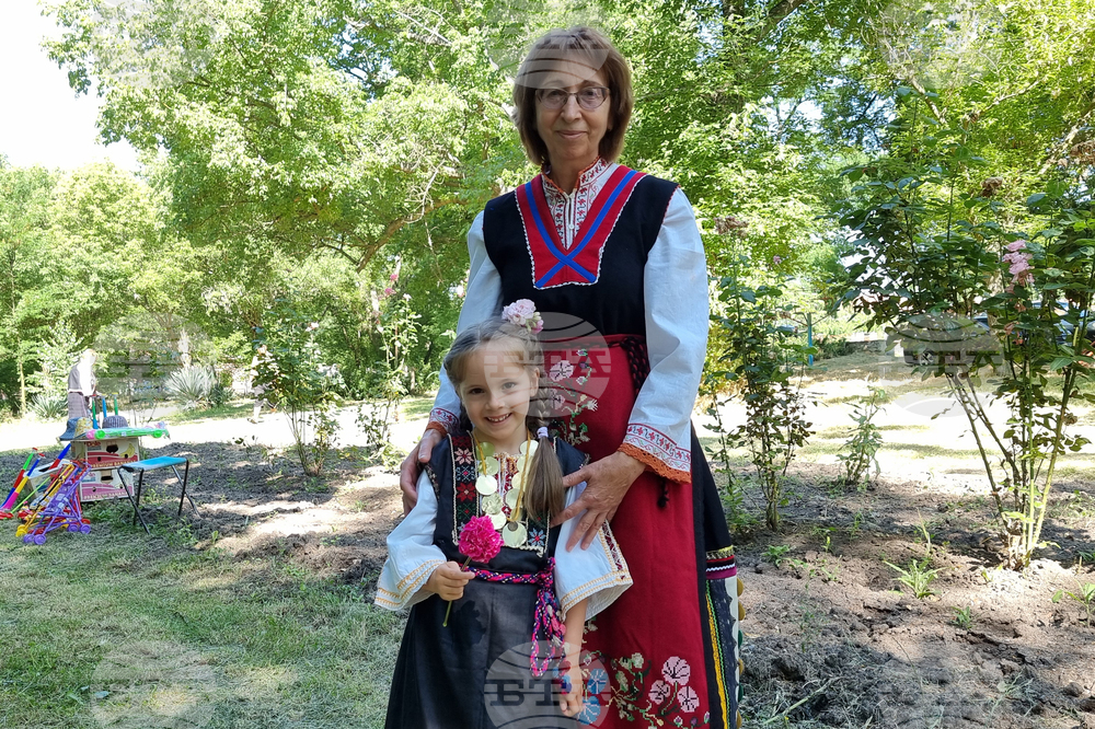 Село Генерал Инзово - Седми фестивал на народната носия "Модата се мени, фолклорът остава"