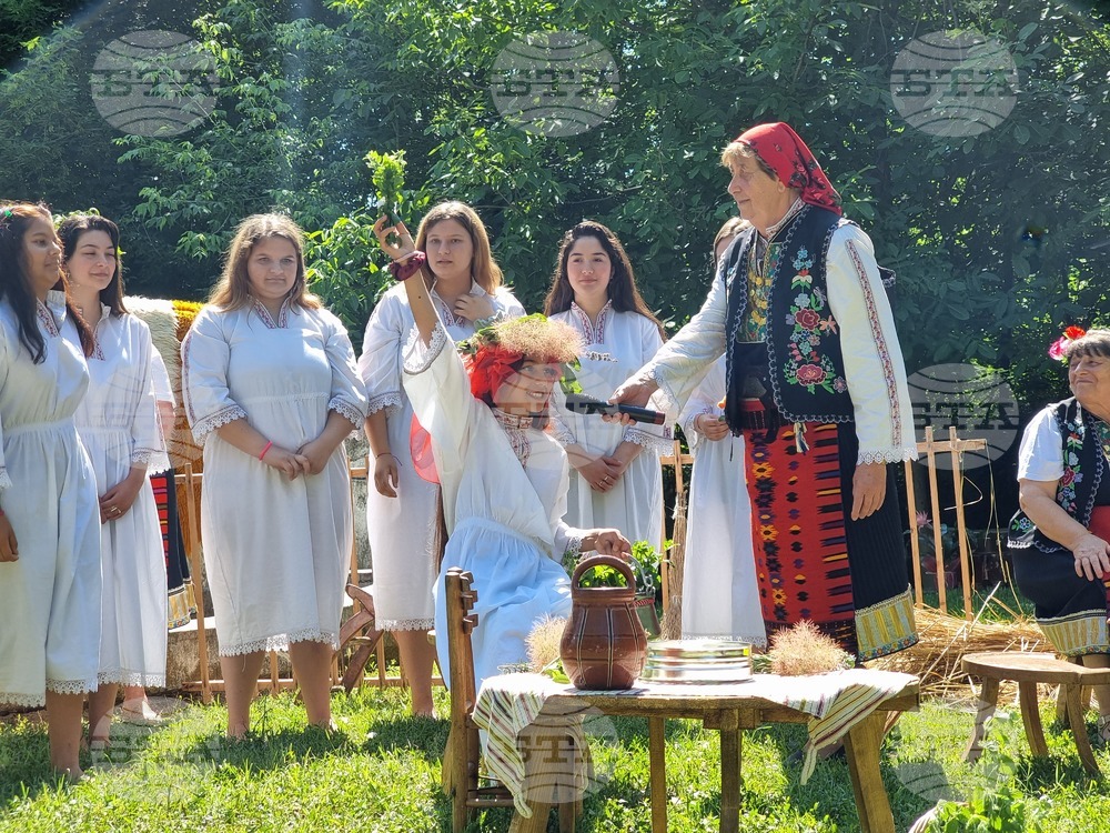 Село Генерал Инзово - Седми фестивал на народната носия "Модата се мени, фолклорът остава"
