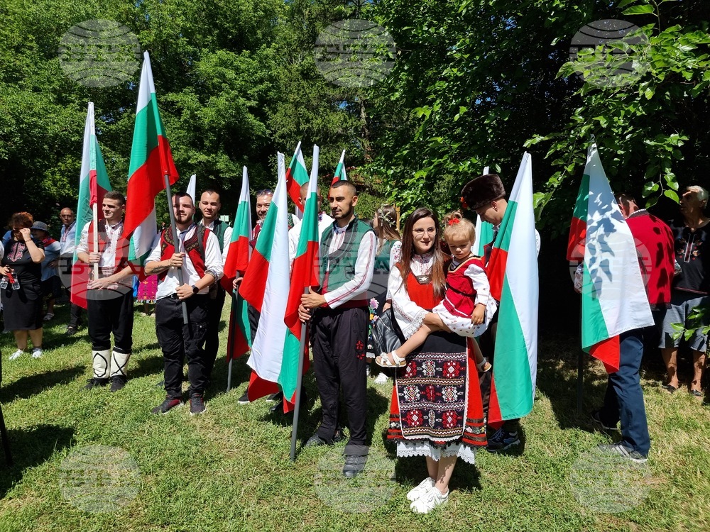 Село Генерал Инзово - Седми фестивал на народната носия "Модата се мени, фолклорът остава"