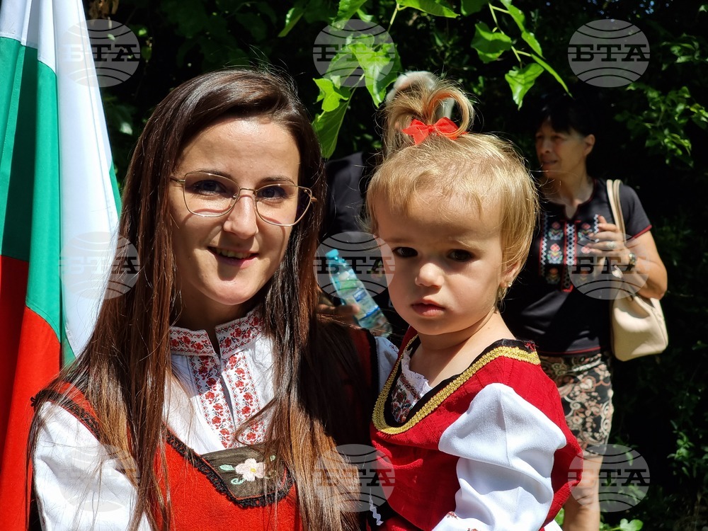 Село Генерал Инзово - Седми фестивал на народната носия "Модата се мени, фолклорът остава"